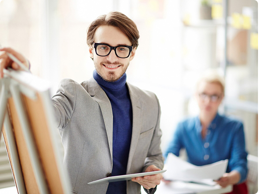 Profesional en reunión de trabajo